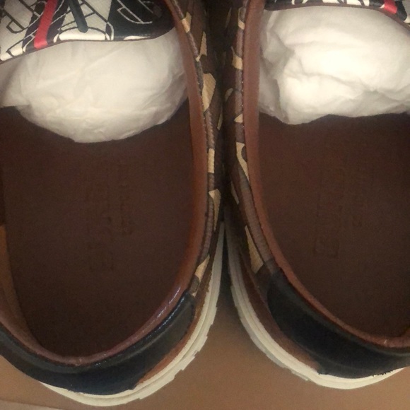 Burberry sneakers  NWT - Picture 5 of 15